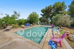 Villa di 112 m² con 3 locali e posto auto a Ostuni
