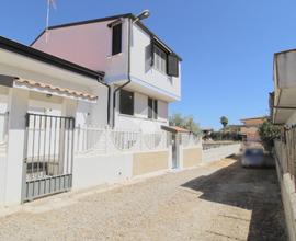 CASA SEMINDIPENDENTE A ISOLA DI CAPO RIZZUTO