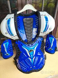 Corpetto UFO e protezioni gomiti