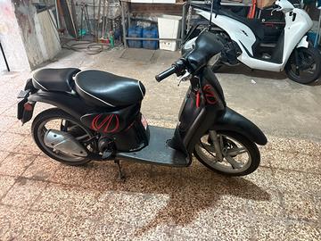 Vedo  scarabeo 50 2 tempi anno 2015