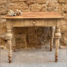 Tavolino in castagno