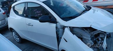 Sportelli Lancia y 2015