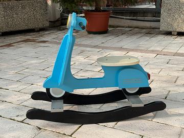 Vespa a Dondolo Azzurra per Bambini