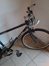 bicicletta da uomo nera pirancha. molto bella 100€