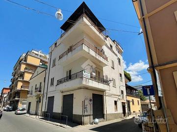 4 LOCALI A COSENZA
