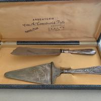 Posate per dolci , paletta e coltello in argento