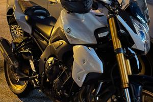 Yamaha FZ8
