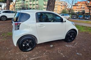 toyota iq