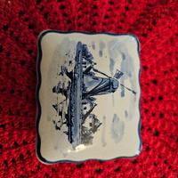 Scatola in ceramica di Delft
