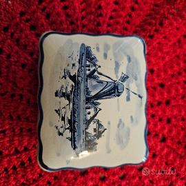 Scatola in ceramica di Delft