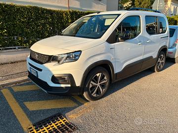 PEUGEOT Rifter BlueHDi 130 EAT8 GT Line Standard