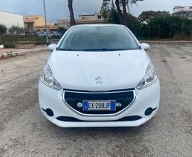 Peugeot 208 1.4 HDi 68 CV 5 porte Allure