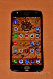 Motorola Moto X4.