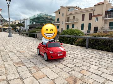 Auto elettrica Fiat 500 guida bimbo o telecomando.
