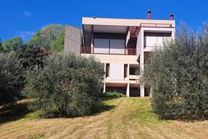 Villa di 800 m² con più di 5 locali e box auto dop