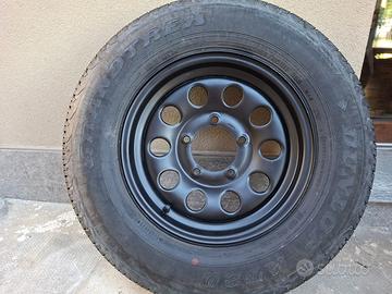 Pneumatici Dunlop 195/80R15 All Season con cerchi