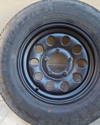 Pneumatici Dunlop 195/80R15 All Season con cerchi