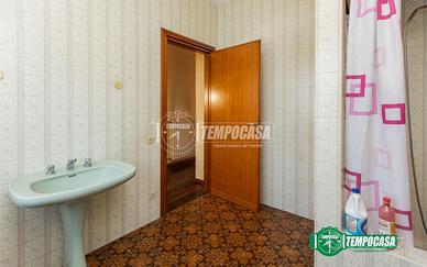 VILLA IMMERSA NEL VERDE