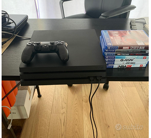 PlayStation 4 Pro 1TBConsole + controller+7 giochi