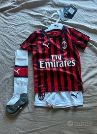 Completo da calcio del milan per bambini