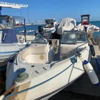 Imbarcazione open con doppia motorizzazione