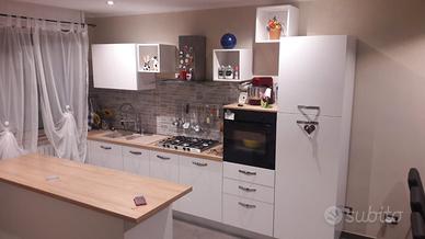 arredamento semi completo 