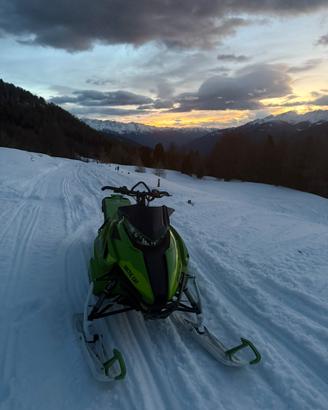 Motoslitta artic cat m8000