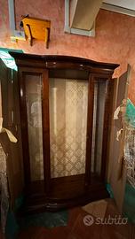 Vetrina in legno pregiato