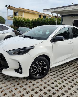 Toyota Yaris 1.5 ibrida IVA ESPOSTA