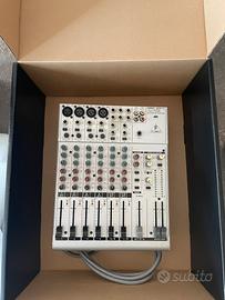 Mixer Behringer Eurorack UB1204-PRO – 12 ingressi