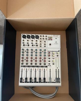 Mixer Behringer Eurorack UB1204-PRO – 12 ingressi