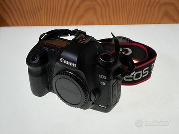 Canon 5D Mark II - 53672 Scatti