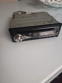 autoradio JVC modello KD-G332.