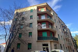 4 LOCALI A ANCONA
