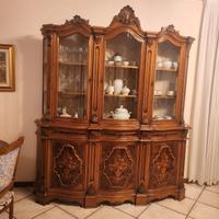 Credenza stile Luigi XV con vetrina 
