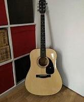 Chitarra acustica fender
