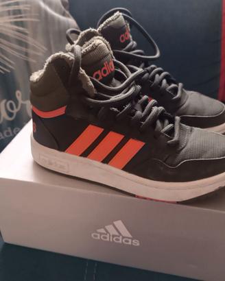Scarpe alte Adidas 33