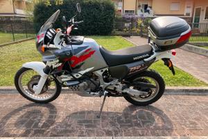 Honda Africa Twin xrv 750 rd07a