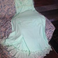 Camicie da notte vintage e vestaglia invernale