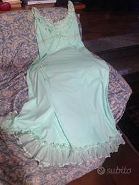 Camicie da notte vintage e vestaglia invernale