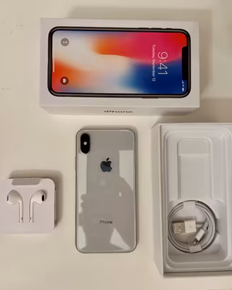 iPhone X 256 GB Argento – batteria 74% – 100 €