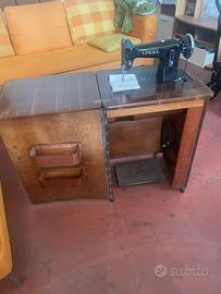 Macchina cucire antica Ideal con mobiletto