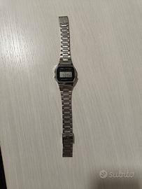 Orologio Casio Classic in metallo