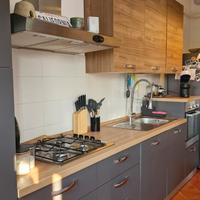 Cucina completa con fornelli forno e lavastoviglie