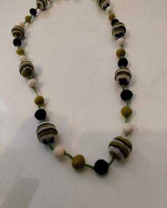 Collana in feltro 