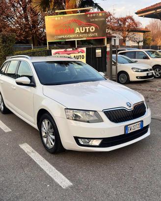 SKODA Octavia 1.6 TDI CR 105 CV DSG Wagon Elegan