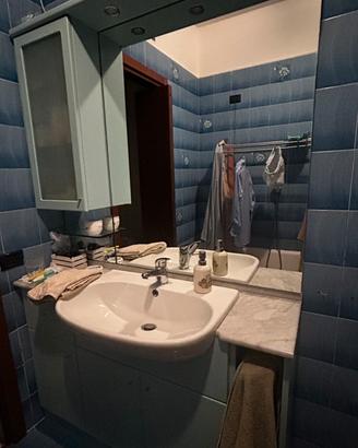 Mobile bagno con specchio