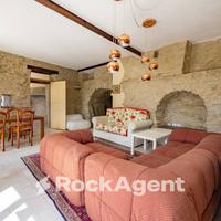 VILLA IN PIETRA DI LANGA CON VISTA MOZZAFIATO SULL