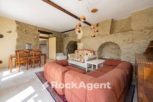 VILLA IN PIETRA DI LANGA CON VISTA MOZZAFIATO SULL