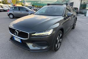 Volvo V60 Cross Country B4 AWD automatico Core